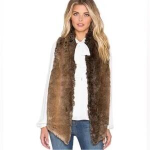 New Yumi Kim x Revolve Cuddle Me Chic Faux Fur Vest in Caramel size Small